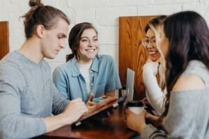Bumble BFF vs Friended friendship app review